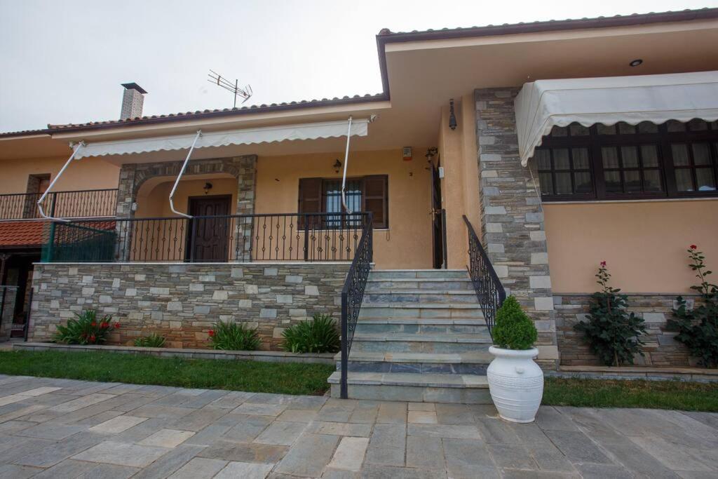Βίλα Για Όλες Τις Εποχές Του Χρόνου 코자니 외부 사진